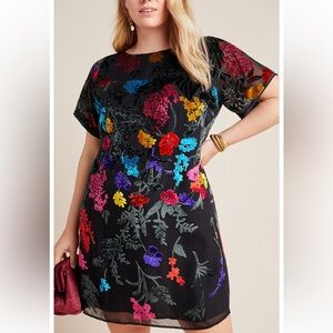 NWOT! Maeve Anthropologie Alisa
Burnout Velvet & Silk Tee Dress - Size 6